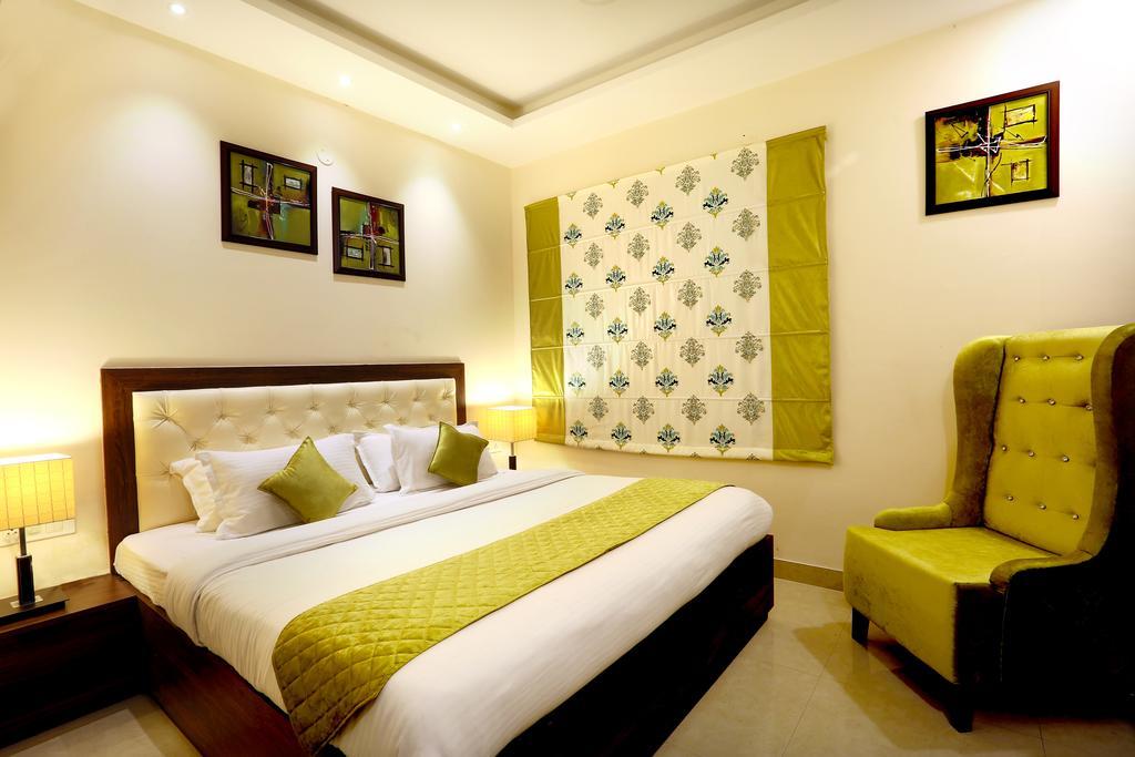 Hotel Rk Grande Ludhiana Zimmer foto